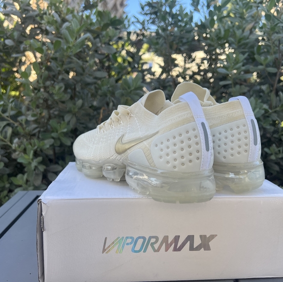 Women Nike air vapormax Flyknit sneakers shoes - Picture 6 of 10